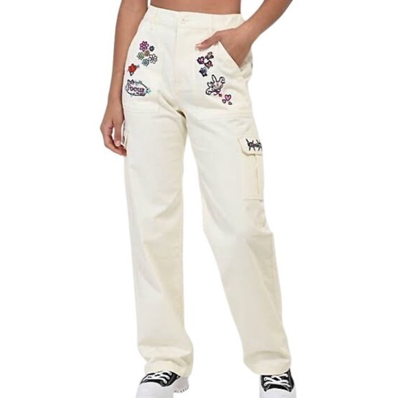 Broken Promises It's Happy Bunny Embroidered Ivory White Cargo Pants Size Medium - Picture 1 of 8